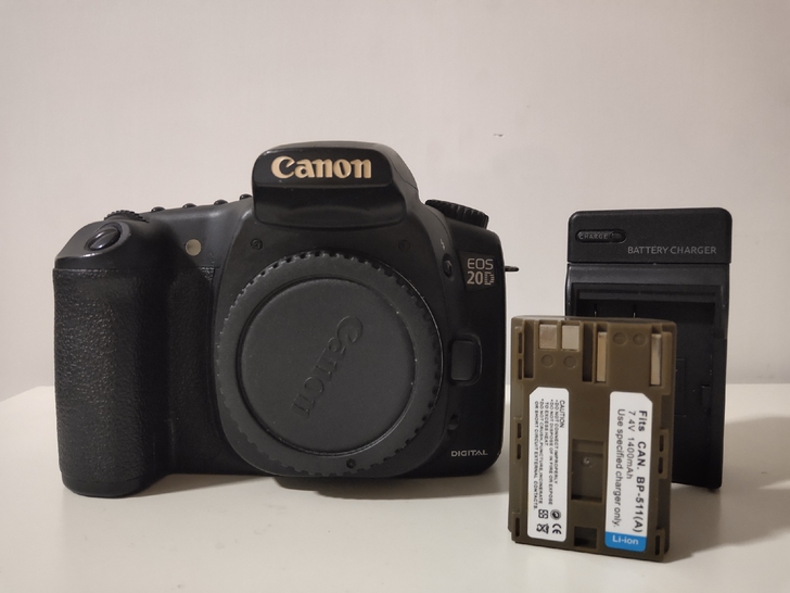 出售佳能20D机身，配电池。