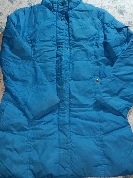 艾莱依女式羽绒服，160公分，以前买来穿过...