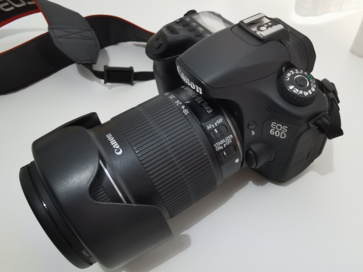 佳能60D机身+18-135mm镜头