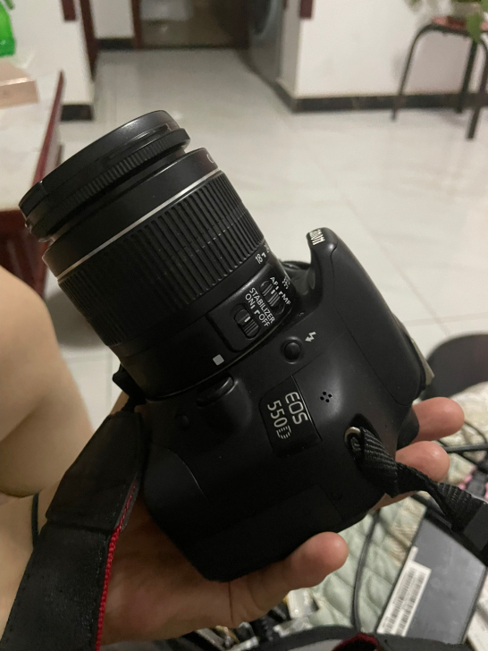佳能相机，550D，带相机包，买来用过三次...