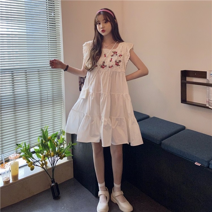 甜美绣花蕾丝娃娃装连衣裙女2021新款夏民...