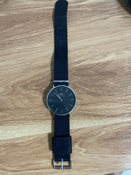 dw手表 正品。买的时候1350 表盘无问...