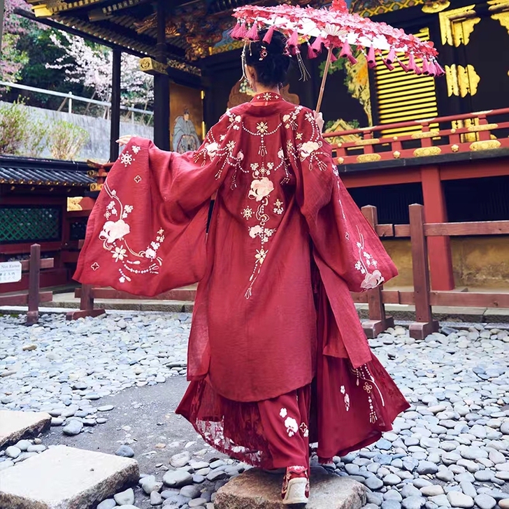 十三余小豆蔻儿[牡丹国色]刺绣对襟齐腰衫裙...