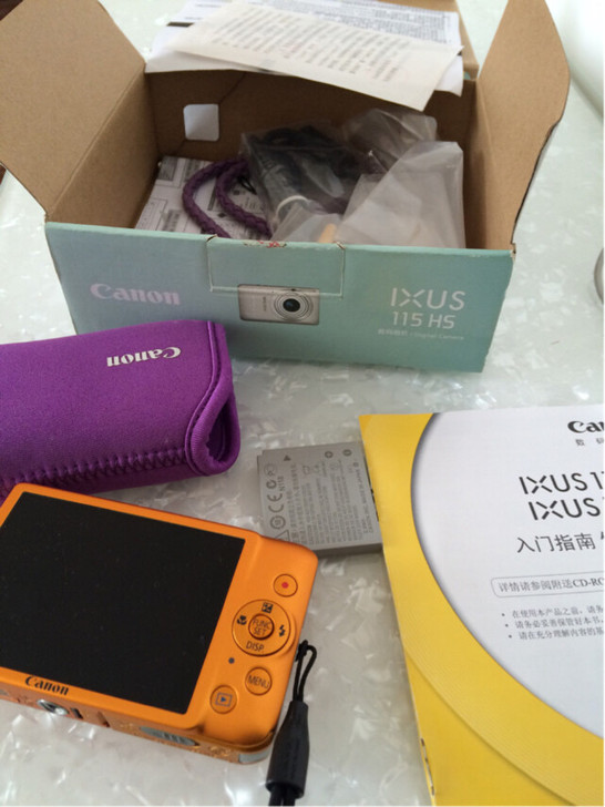 佳能相机没怎么用，九九新。闲置浪费了，甩了