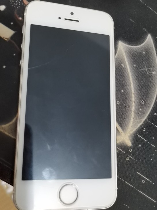 苹果5s,功能齐全,就是屏幕有一点裂痕,不...
