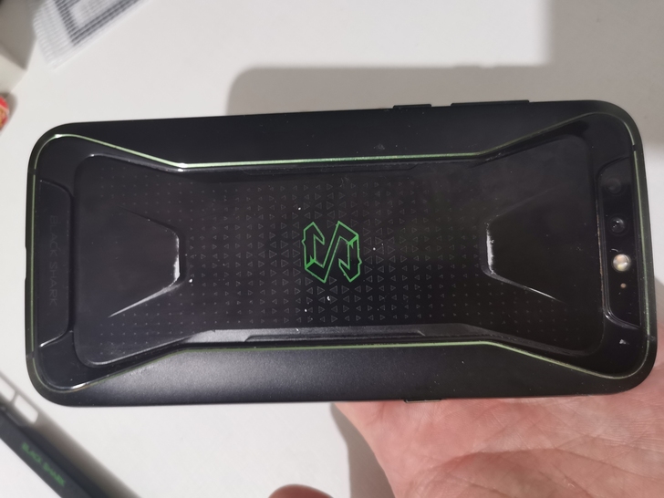 闲置黑鲨1手机，8+128，一直正常使用，...