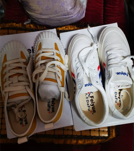 飞跃帆布鞋36码 ；  230内长正品全新...