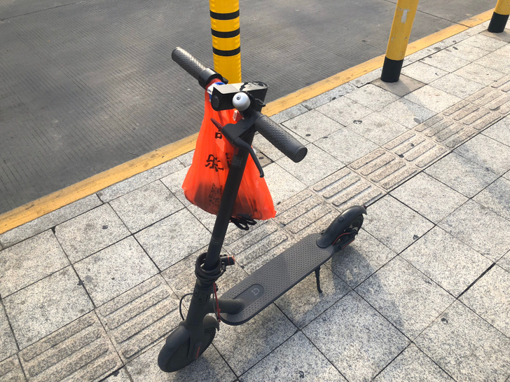 小米滑板车一代，米家电动滑板车