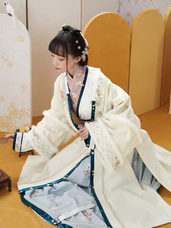 (换）【十三余 小豆蔻儿】[晴江雪] 直领...