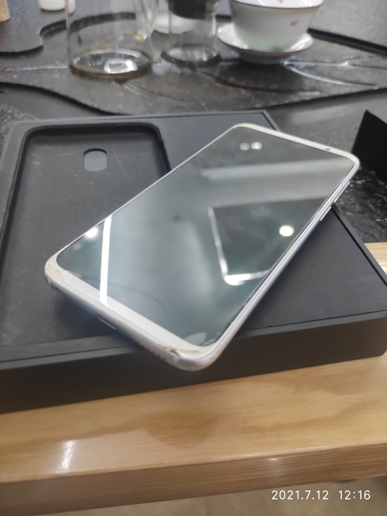 魅族16th6加64屏幕黑屏后盖裂了！全身...