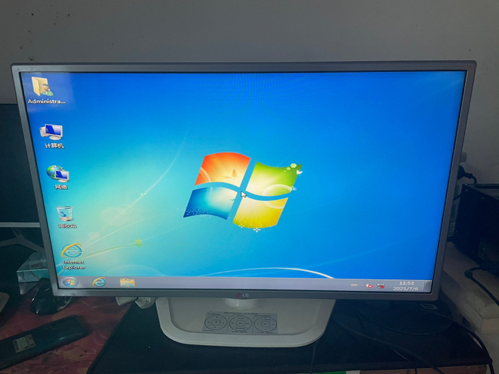 32寸LG 高清显示器。成色非常好 甩卖甩卖