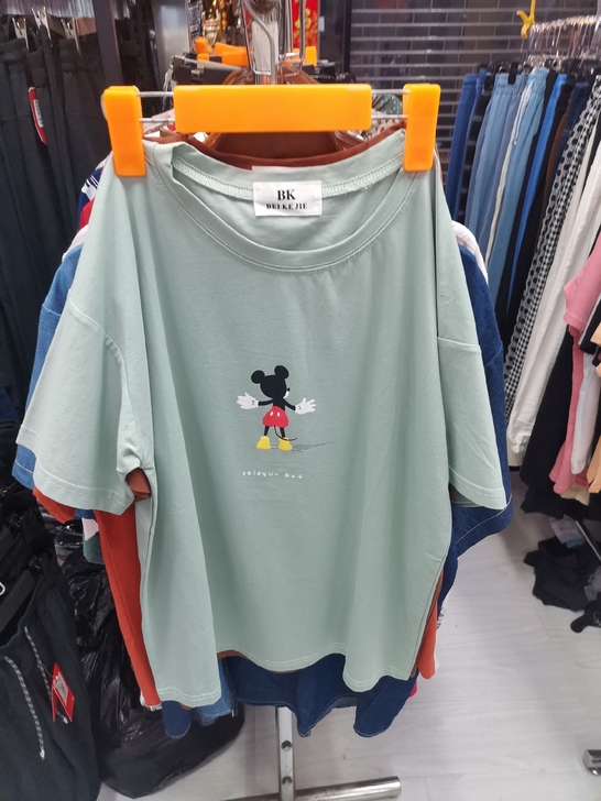 实体店女款t恤夏季处理  精梳棉  实体面...