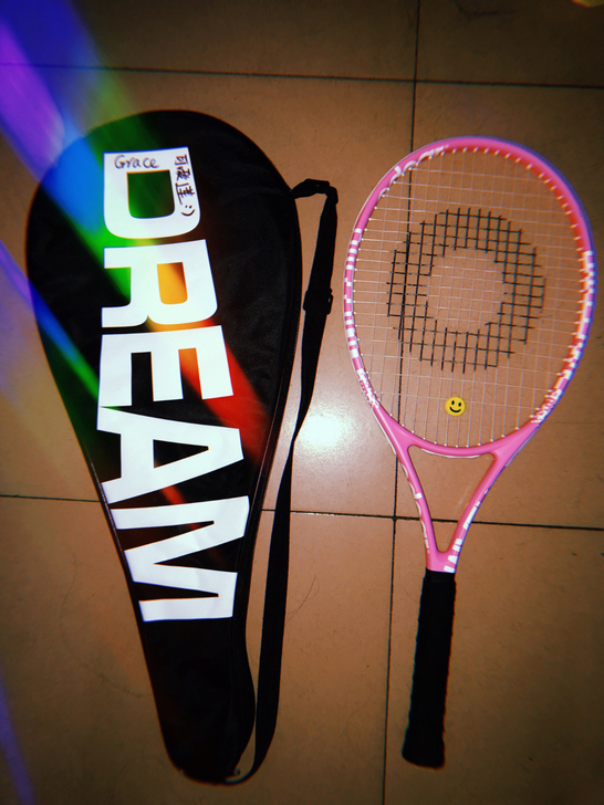 大学网球课和老师统一买的网球拍 但是几乎没...