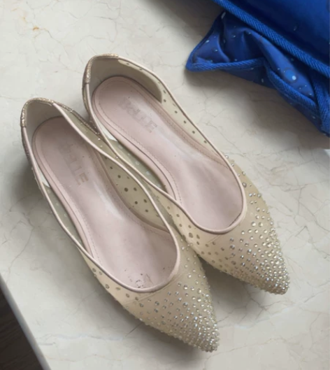 百丽水钻鞋！保护的还算可以！【15】 女式...