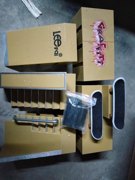 手指滑板场地，全新，包邮非偏远地区