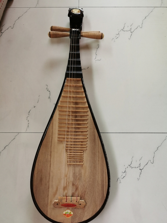 虎丘琵琶，乐器 老厂出品，质量过硬。品相不...
