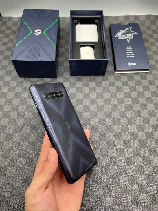 黑鲨4 6+128g 蓝色 客服在保到22...