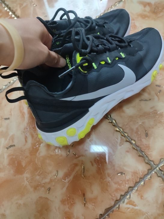 Nike正品37.5，不议价