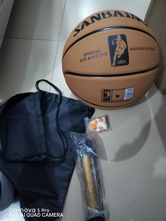 亏本闲置处理一个篮球，7号的，买回来一次没...