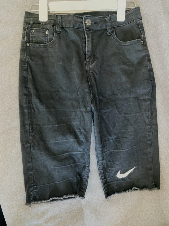 夏天短裤，面料非常轻薄柔软