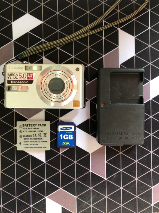 松下数码相机FX7 成色一般日本原装500...