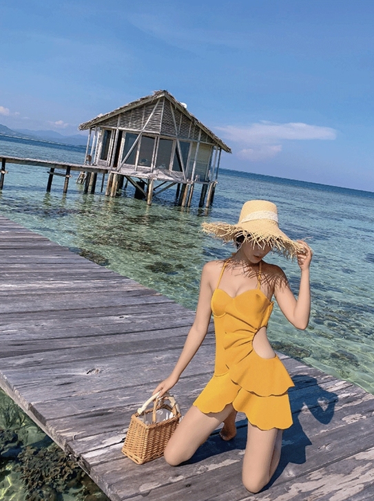 全新女士连体泳衣～超级好看！仅一件！59！