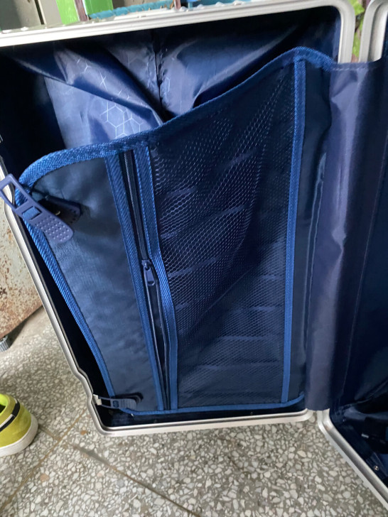 买了用了1个月在学校没用几次99新 轮子什...