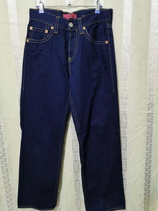 闲置李维斯牛仔裤