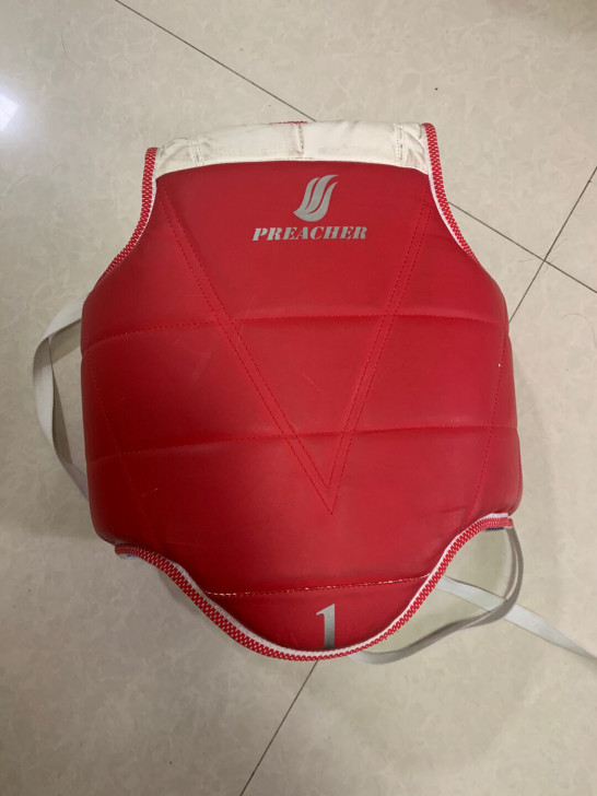 普利策跆拳道竞技1号护甲，适合150cm以...