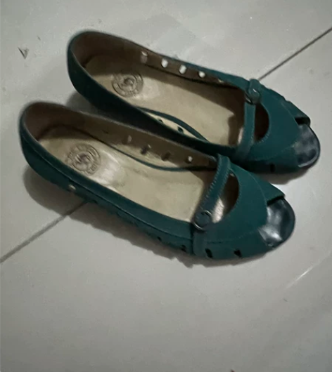 骆驼瓢鞋，36码，坡跟橡胶底，包邮 感兴趣...