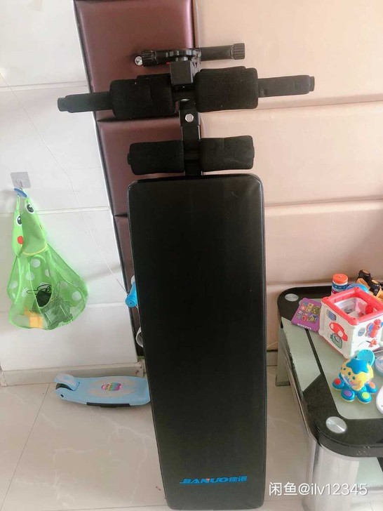 九成新仰卧板仰卧起坐健身器材家用，躺板全新...