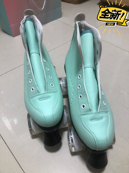 全新，双排溜冰鞋，四轮闪光溜冰鞋，旱冰鞋，...