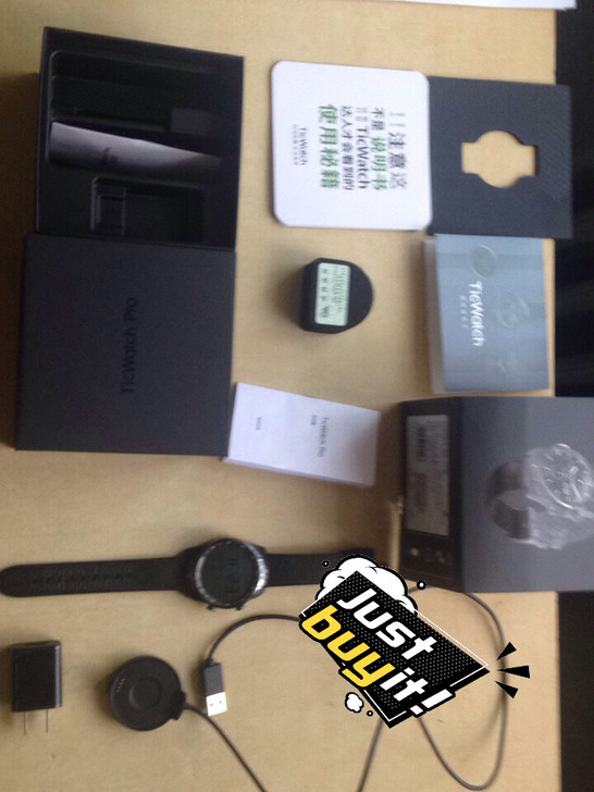 ticwatch pro 4g版有点小划痕...