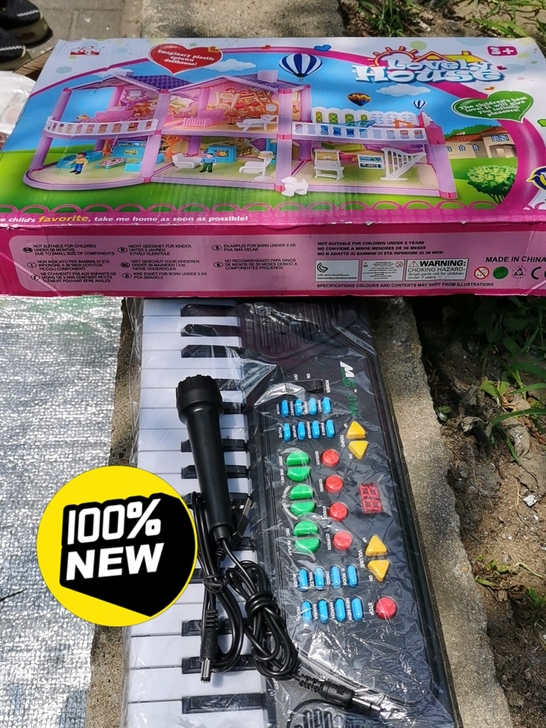 玩具，一个电子琴，一个别墅全新