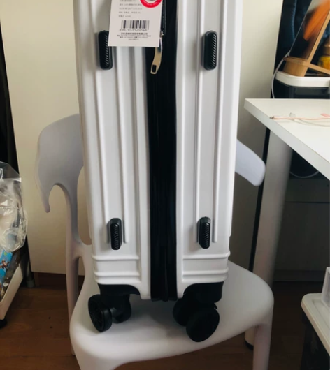 闲置出售NICI旅行箱，银行送的，售出不退...