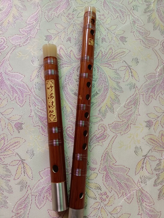 降E调笛子，本人爱好音乐，家中笛子比较多，...