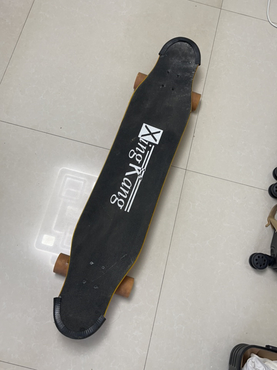 滑板，同城自提，八成新，搬家低价出售