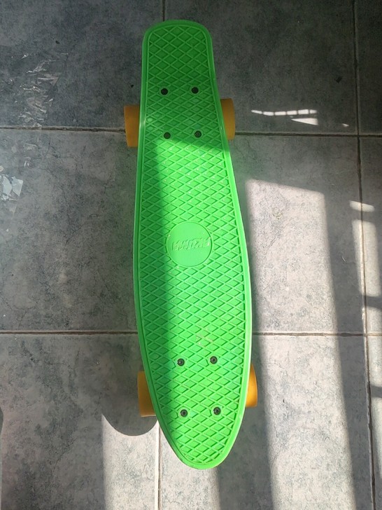 曼迪斯小鱼板滑板，板长56cm，适合10周...