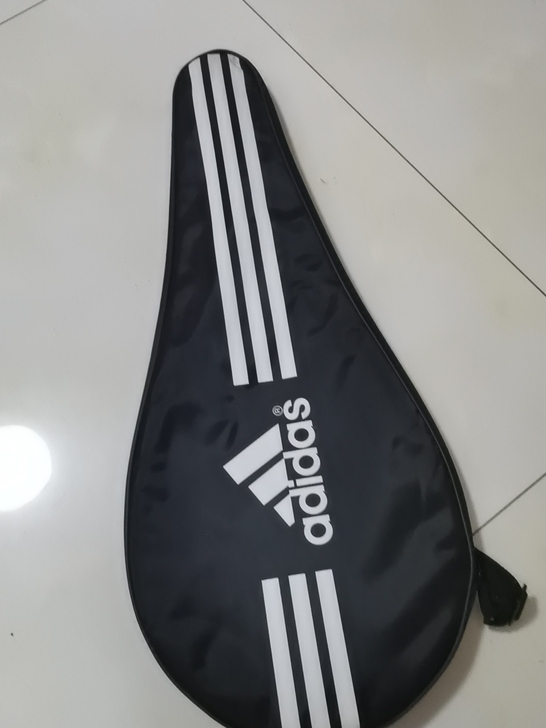 有需要网球拍的吗