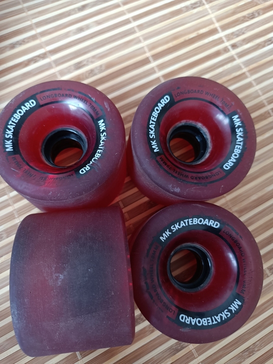 出售专业长板dc舞轮，轻微摩擦，九成新，d...