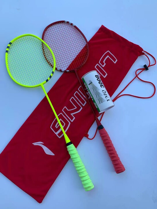 低价出碳纤维羽毛球拍超轻耐打型送初学大礼包