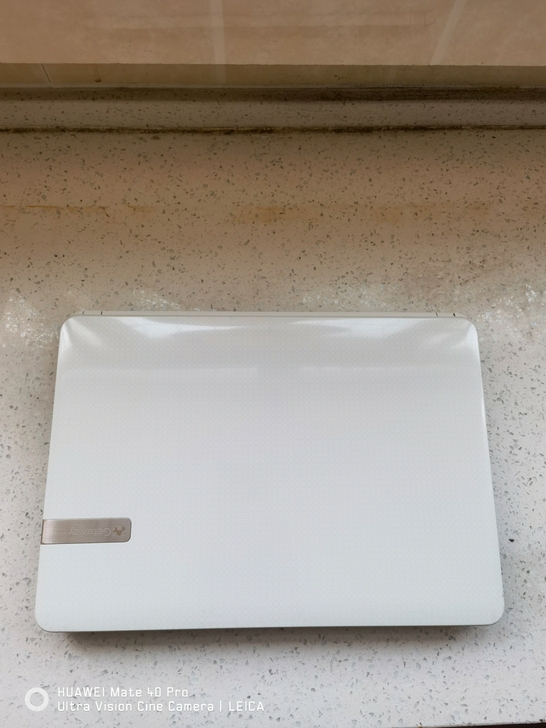 9成新宏基奶牛14寸白色笔记本电脑 i3处...