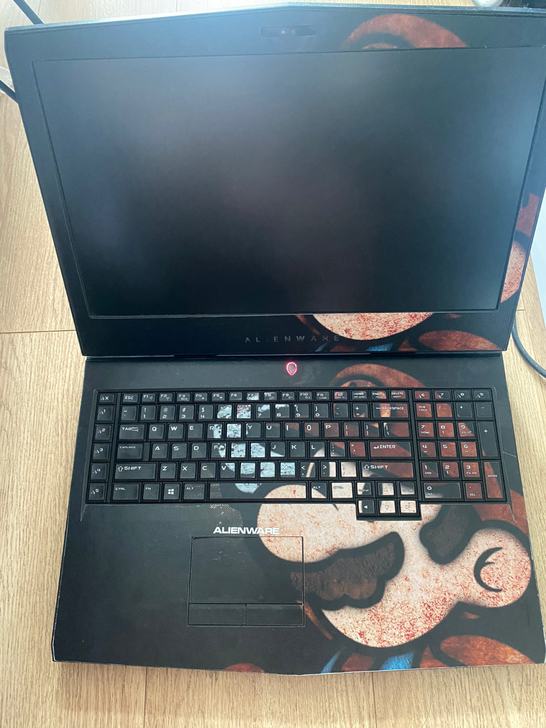 外星人17r4  吃鸡游戏本