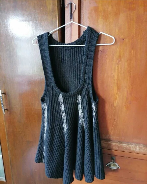 针织荷页裙,穿上效果非常好看,适合瘦一点,...
