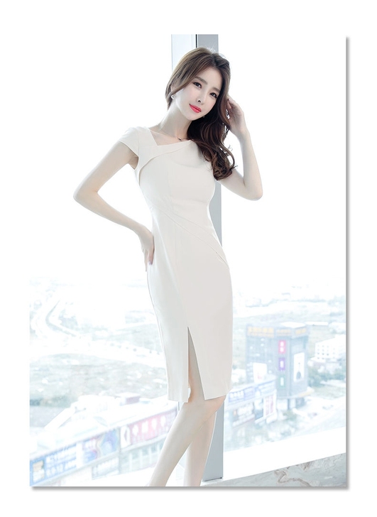 连衣裙2021新款裙子女气质流行洋气修身显...