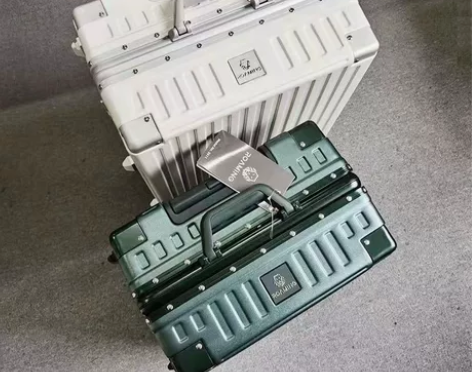 出口日本漫游高级铝框旅行箱24寸行李箱特价...