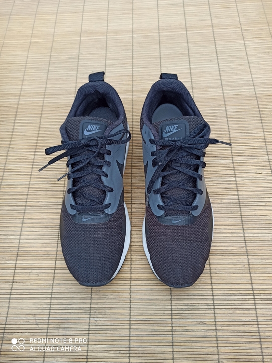 42.5码耐克运动鞋