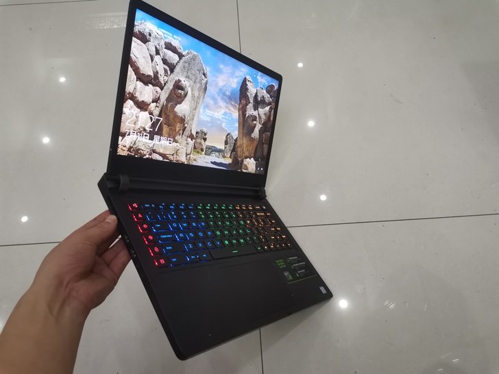 小米游戏本，金属机身做工好，整体九五新非常...