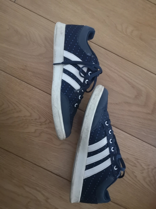 阿迪达斯 Adidas 女士 板鞋