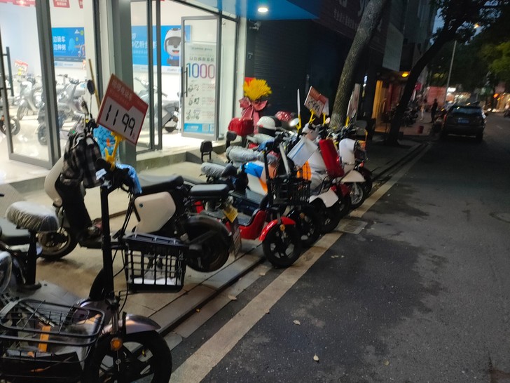 哈啰电动车无钥匙启动， 更智能的电动车专家